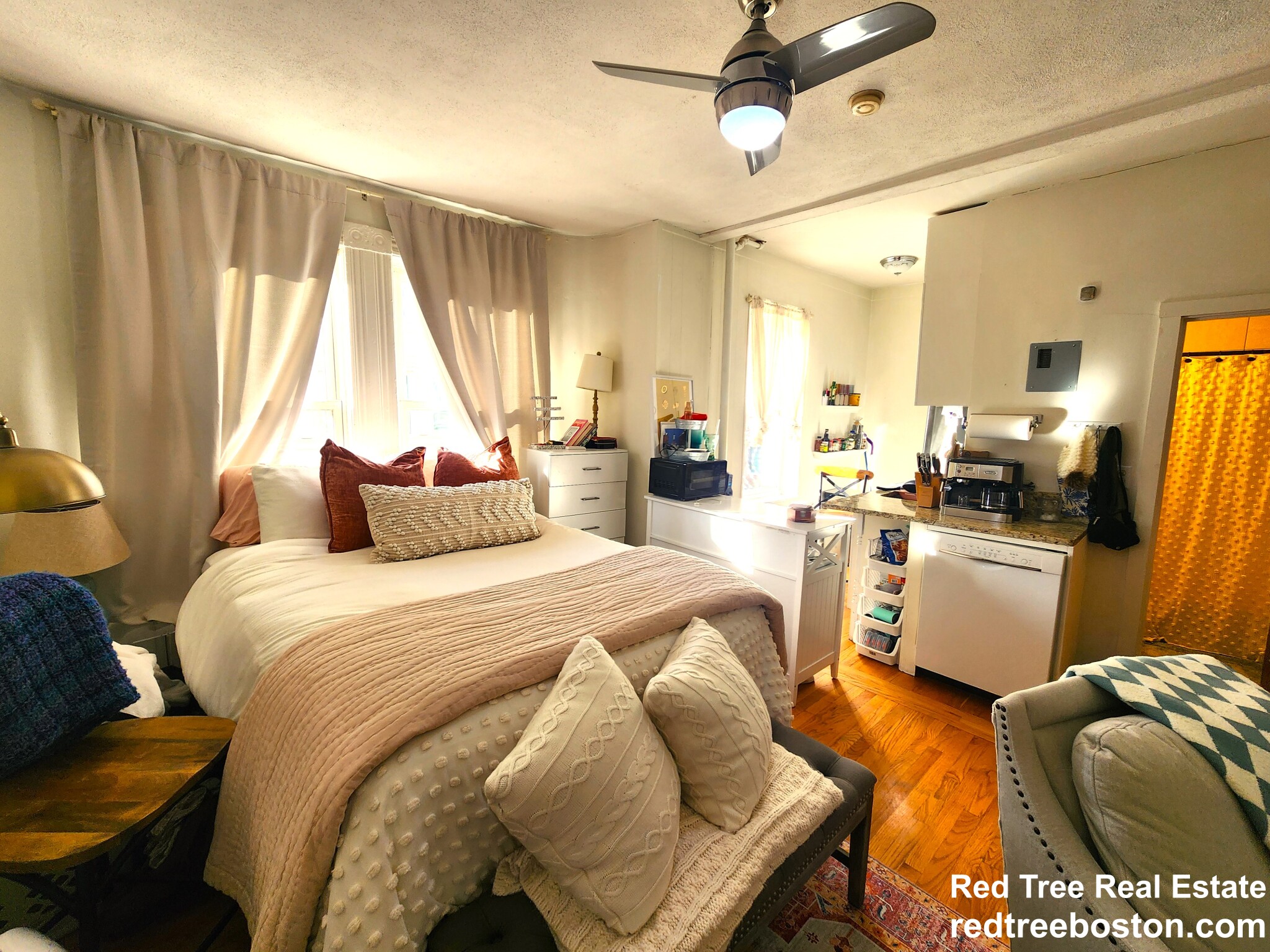 108 Myrtle, Beacon Hill