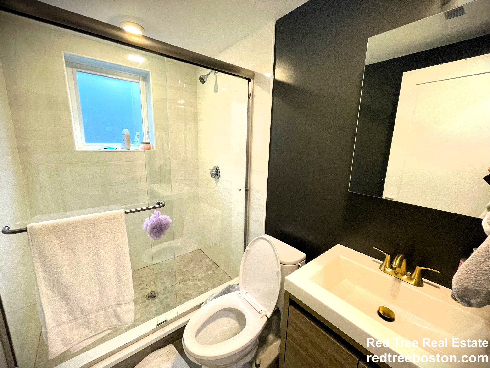 9 University Rd, Aspinwall Hill