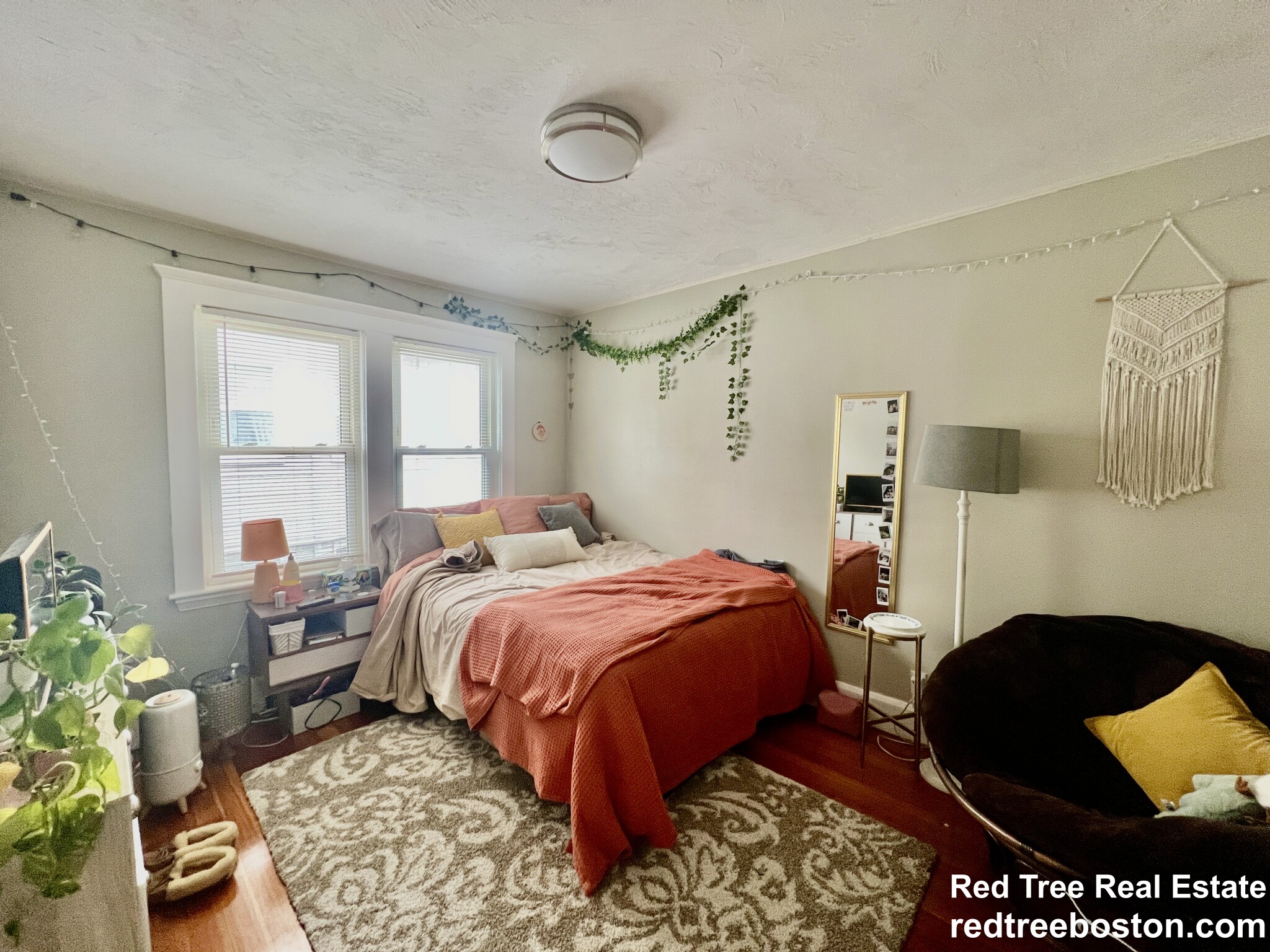 72 Nonantum St, Oak Square