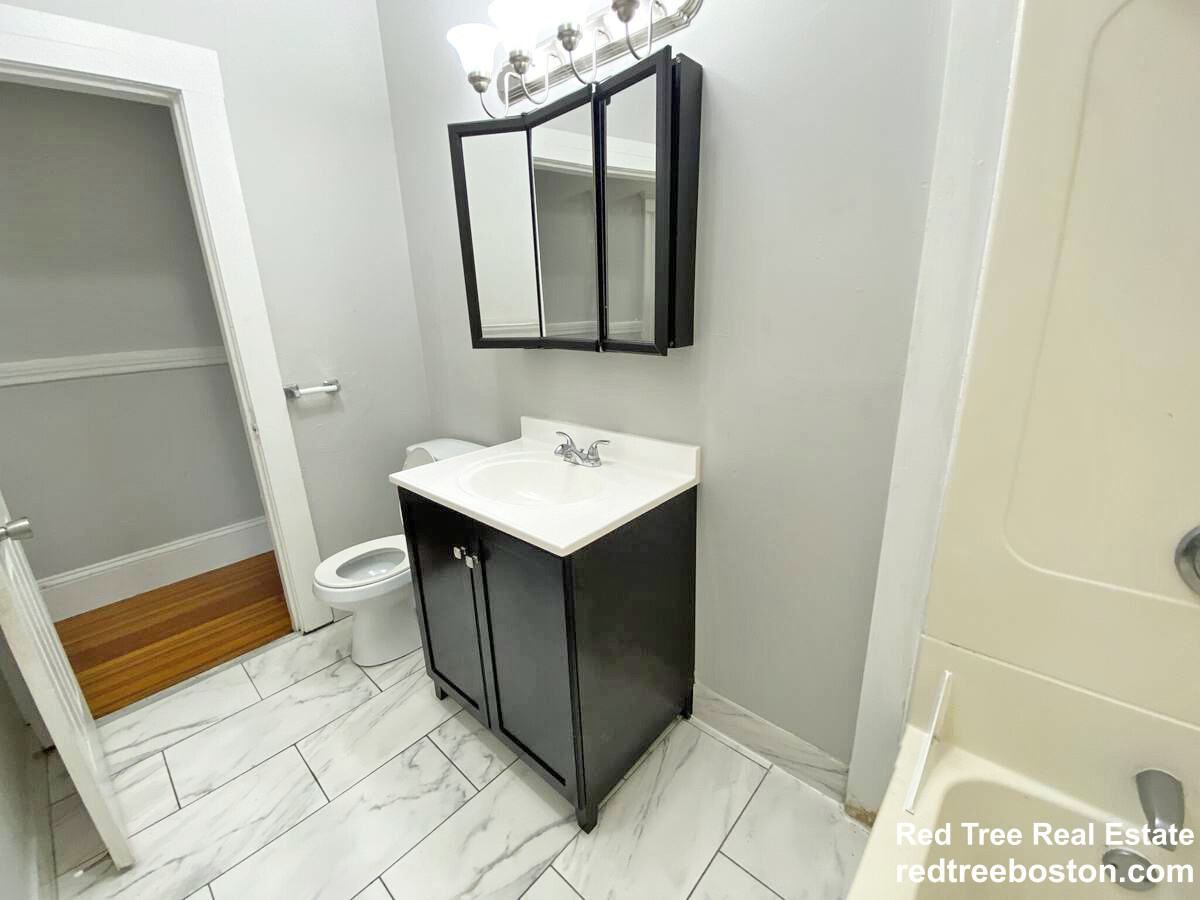 19 Roseclair St, Dorchester