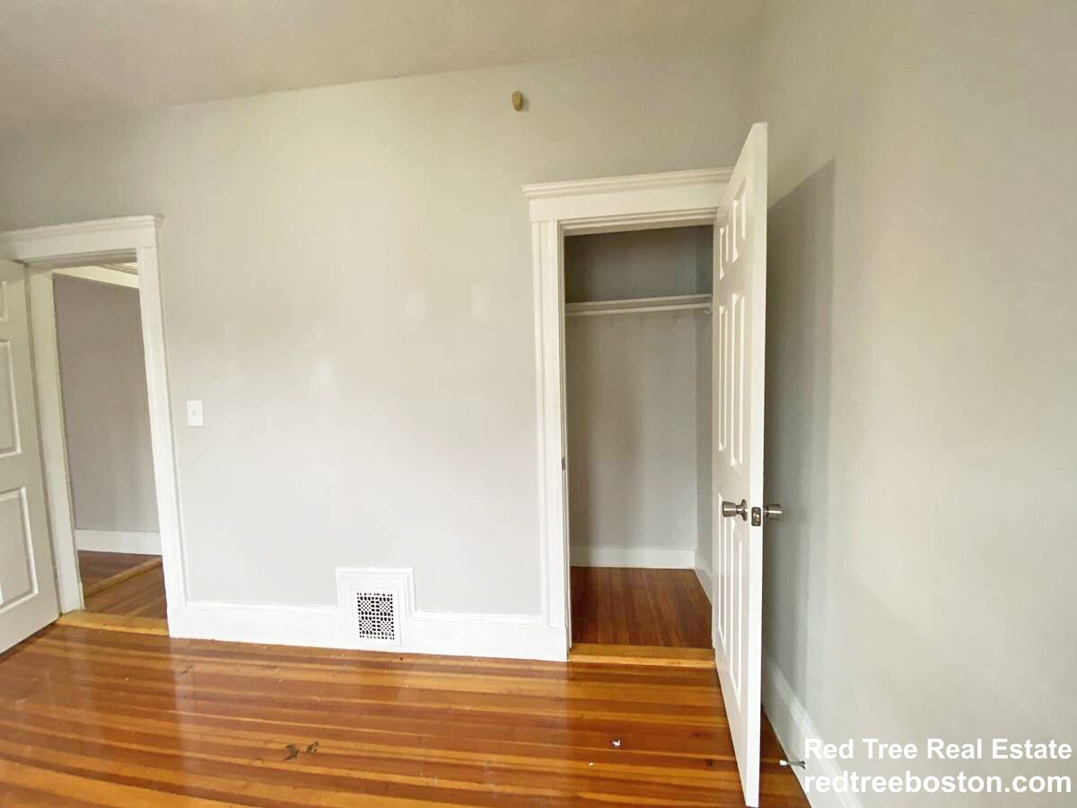 19 Roseclair St, Dorchester