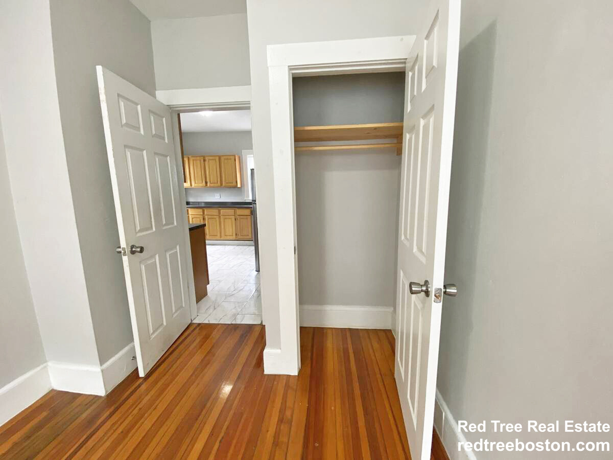 19 Roseclair St, Dorchester