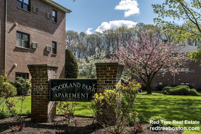 288 Grove St, Auburndale