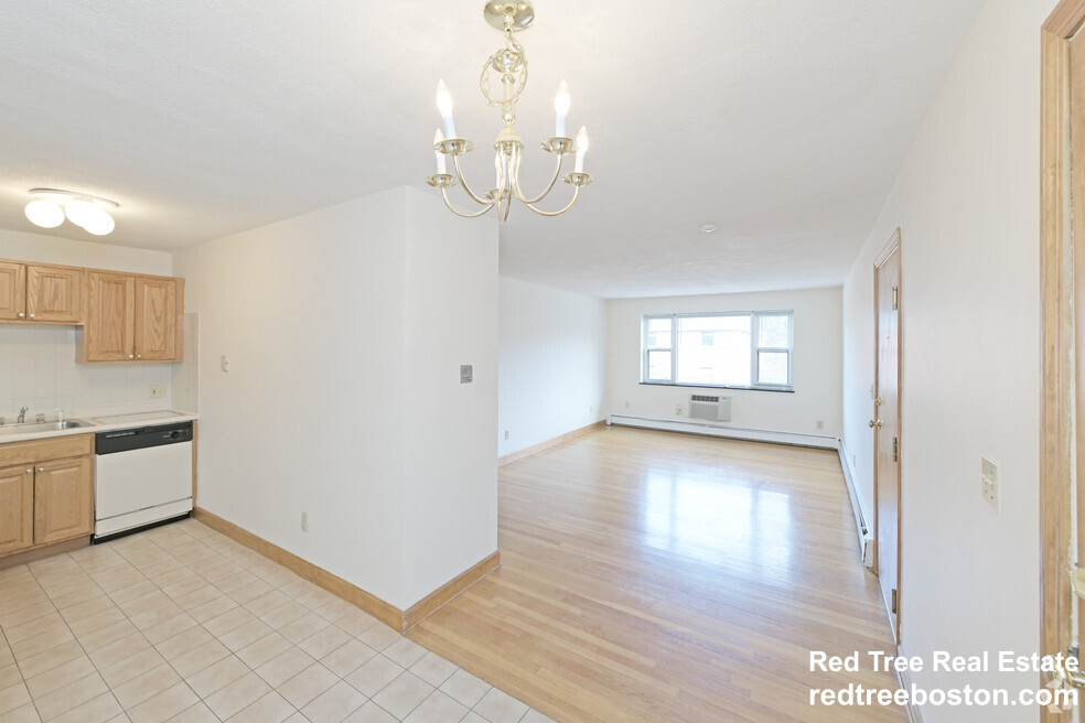 286 Grove St, Auburndale