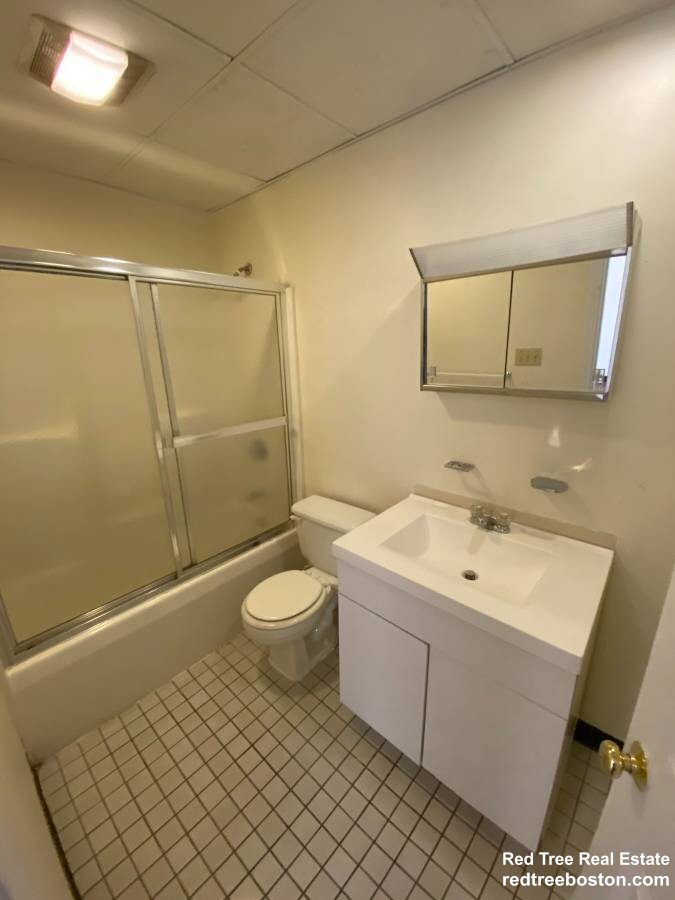 81 Essex St, Chinatown