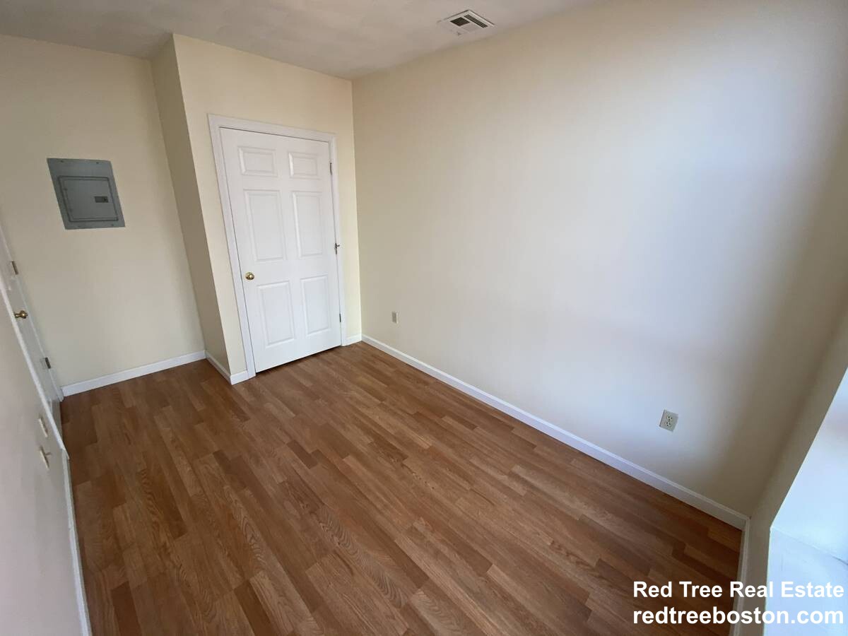 81 Essex St, Chinatown