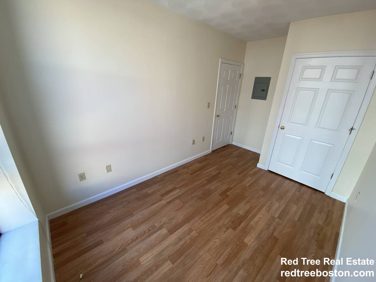 81 Essex St, Chinatown