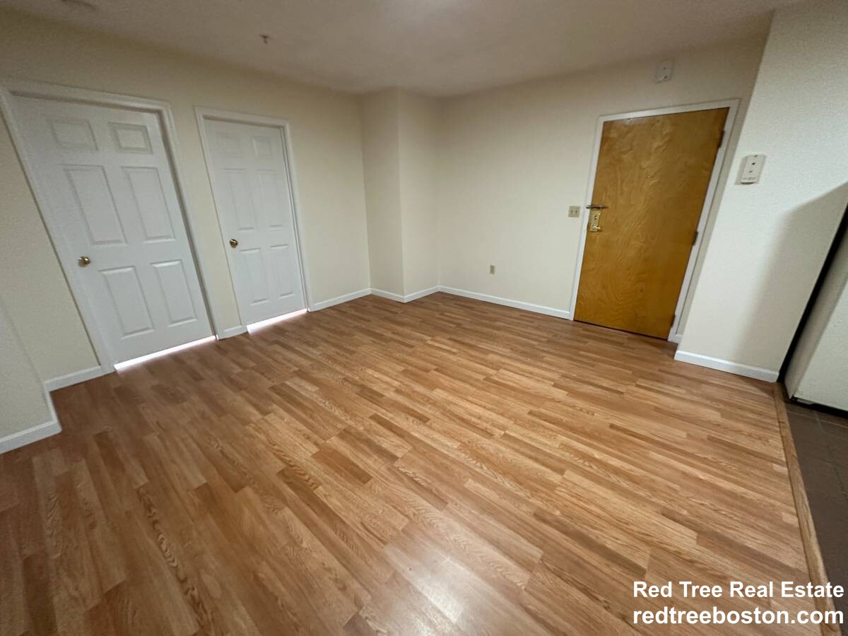 81 Essex St, Chinatown