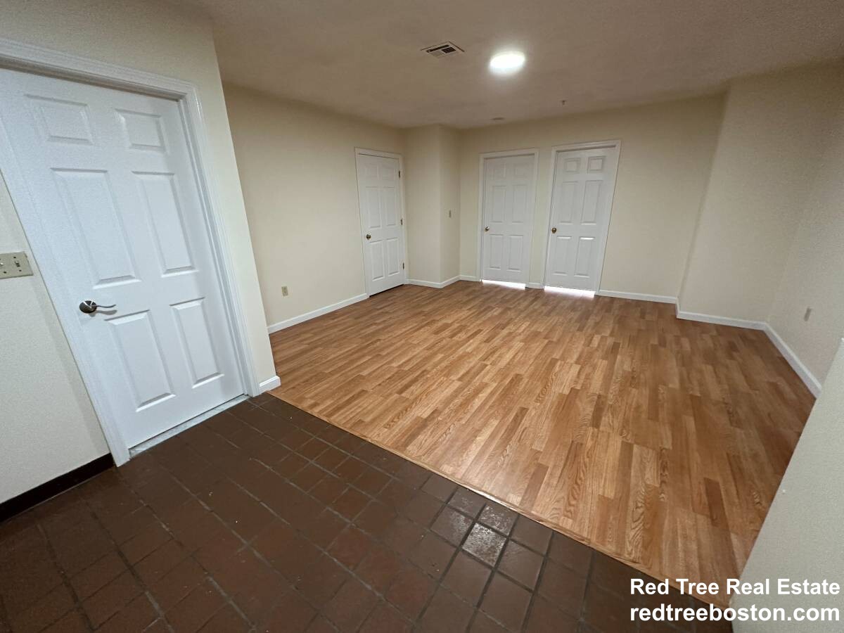 81 Essex St, Chinatown