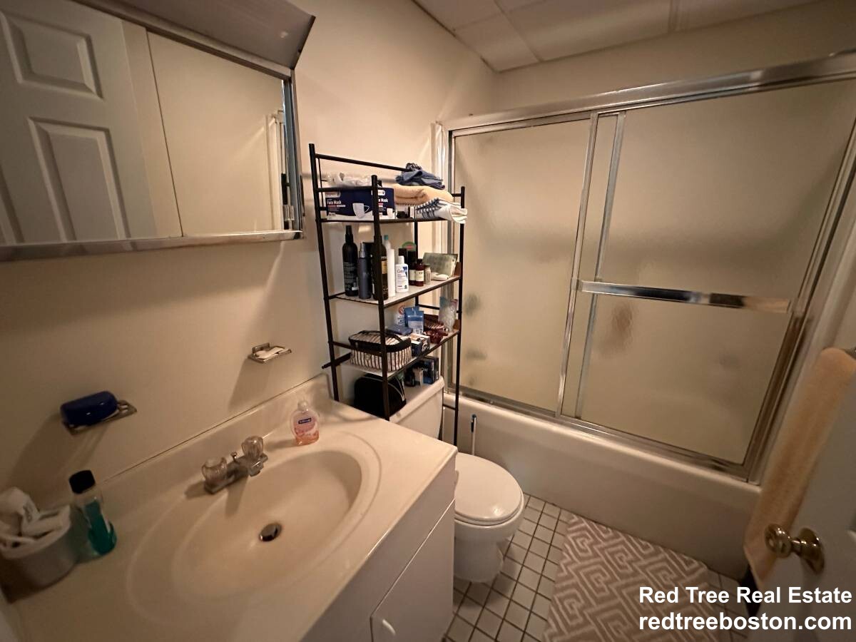 81 Essex St, Chinatown