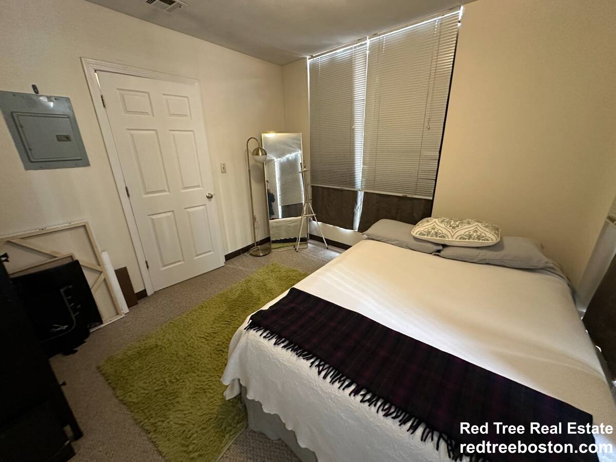 81 Essex St, Chinatown