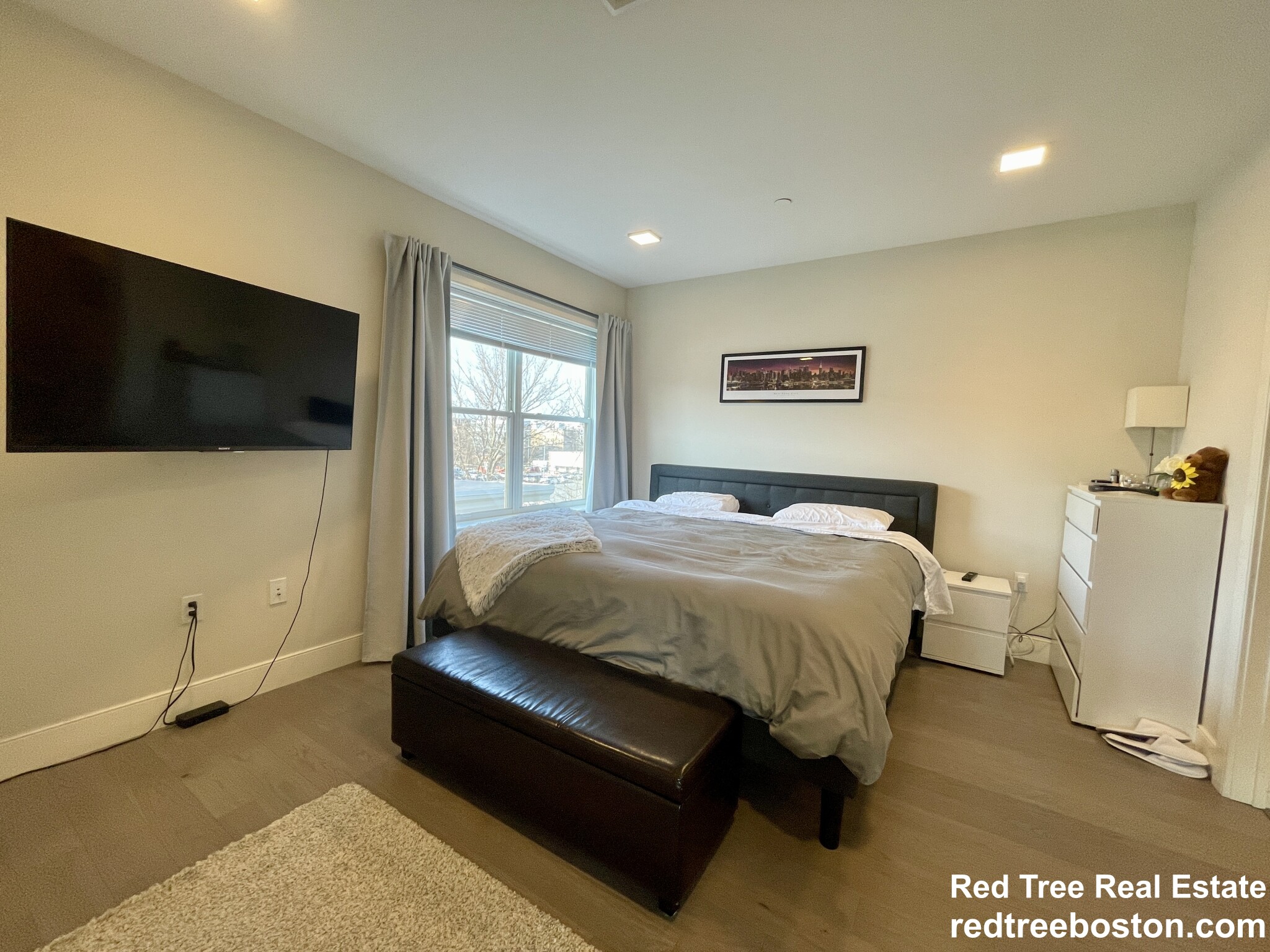 320 Maverick St, East Boston