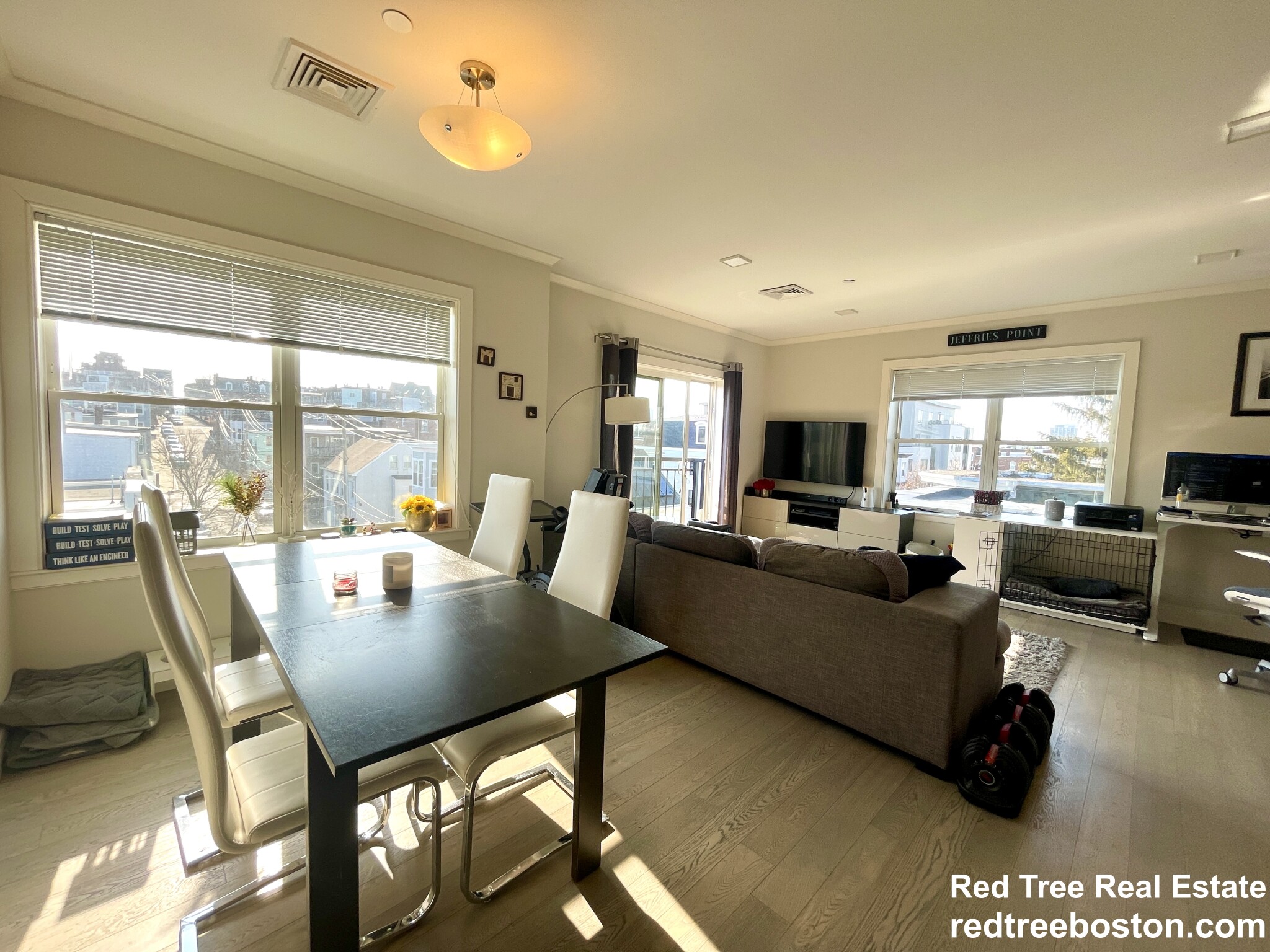 320 Maverick St, East Boston