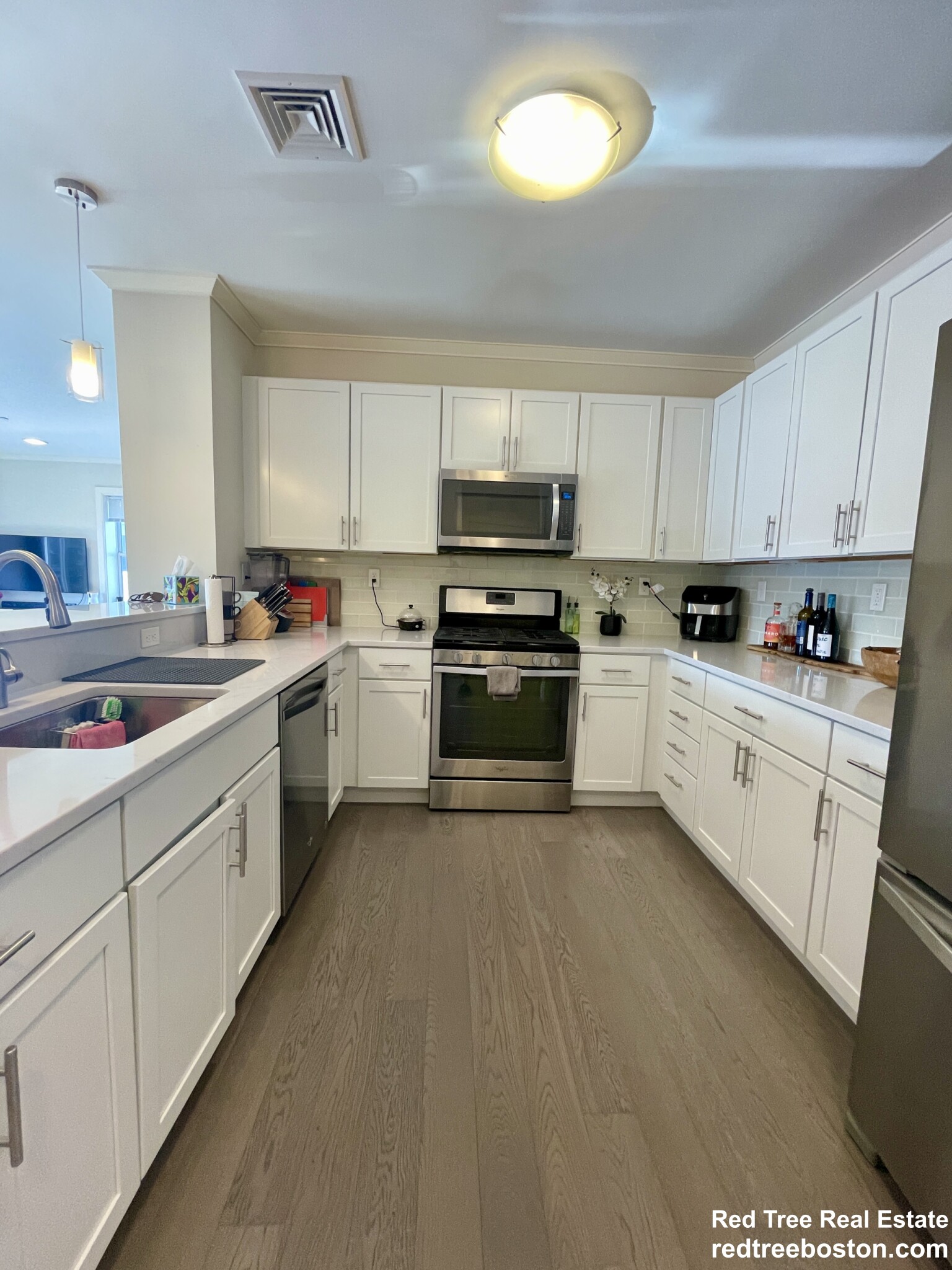 320 Maverick St, East Boston