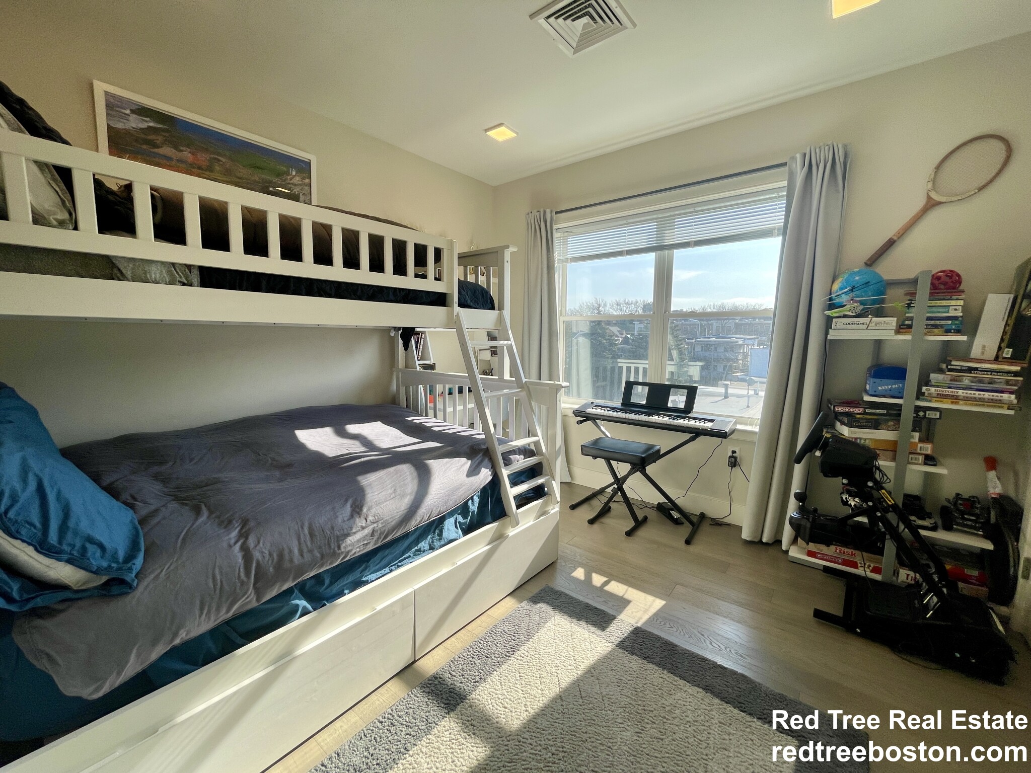 320 Maverick St, East Boston