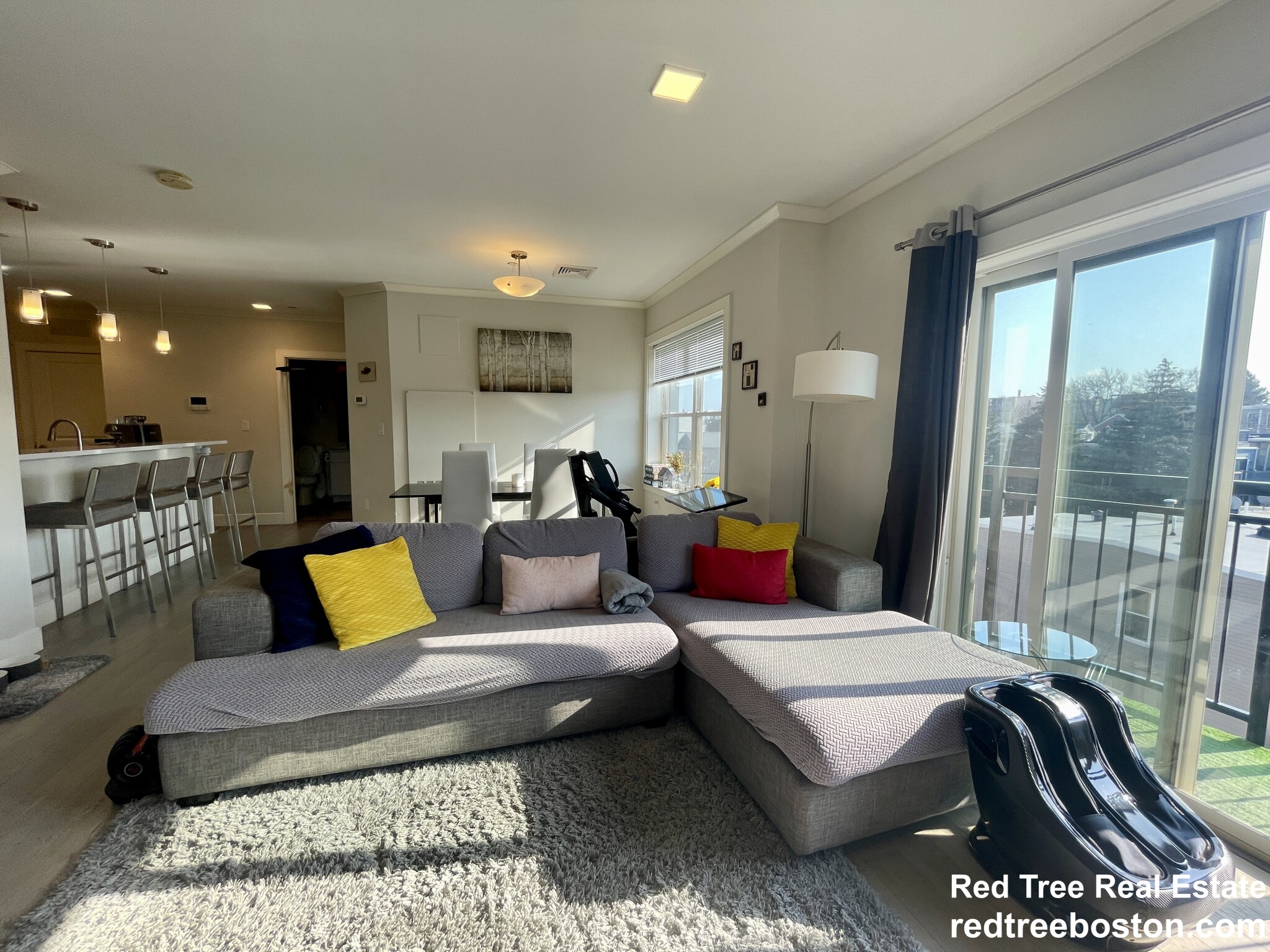 320 Maverick St, East Boston