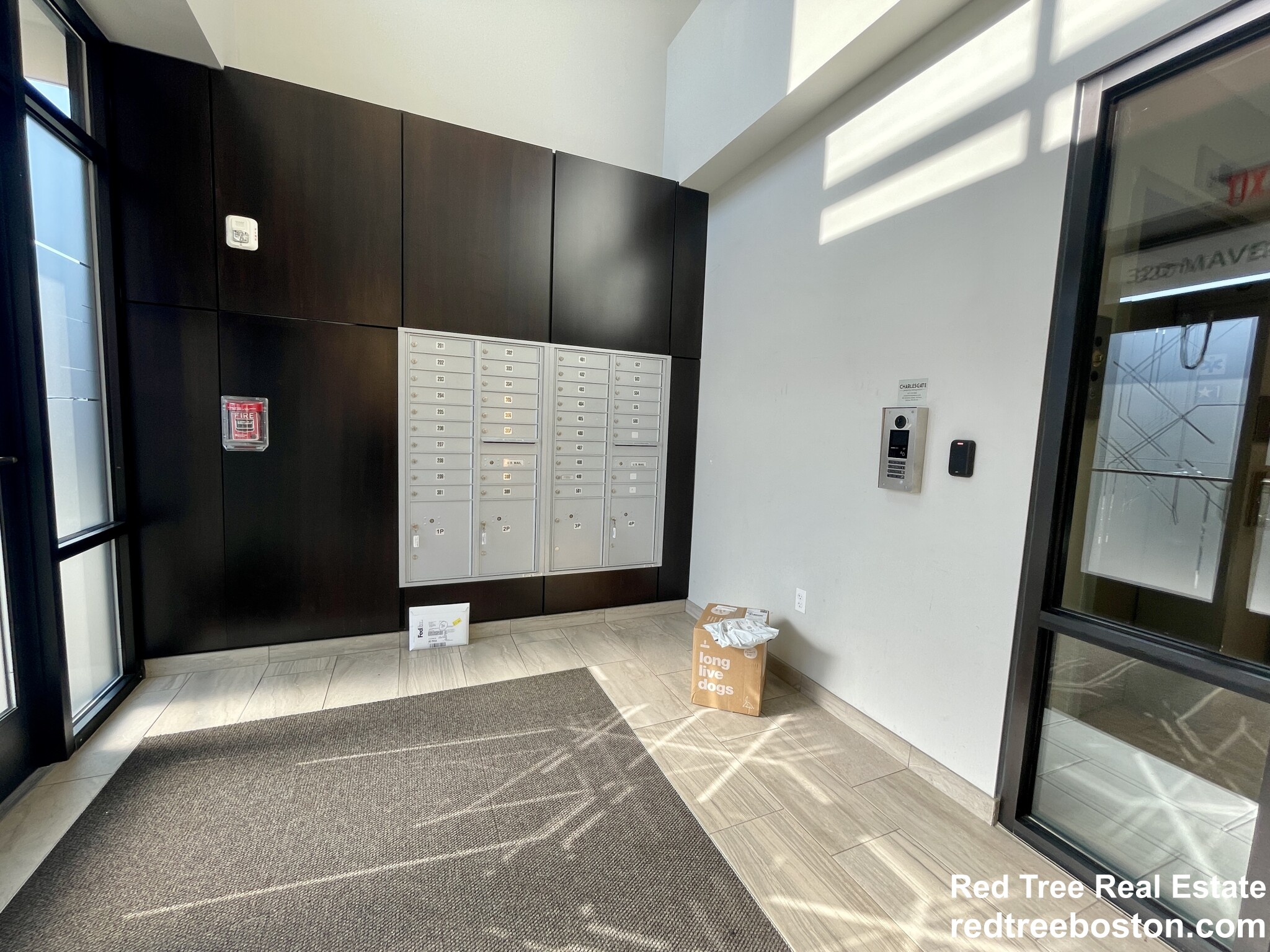 320 Maverick St, East Boston