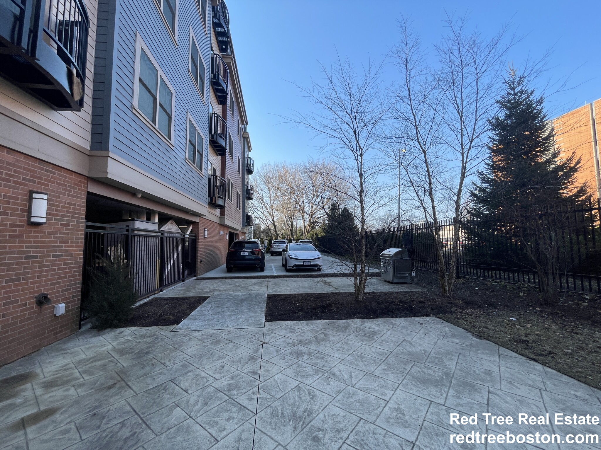 320 Maverick St, East Boston