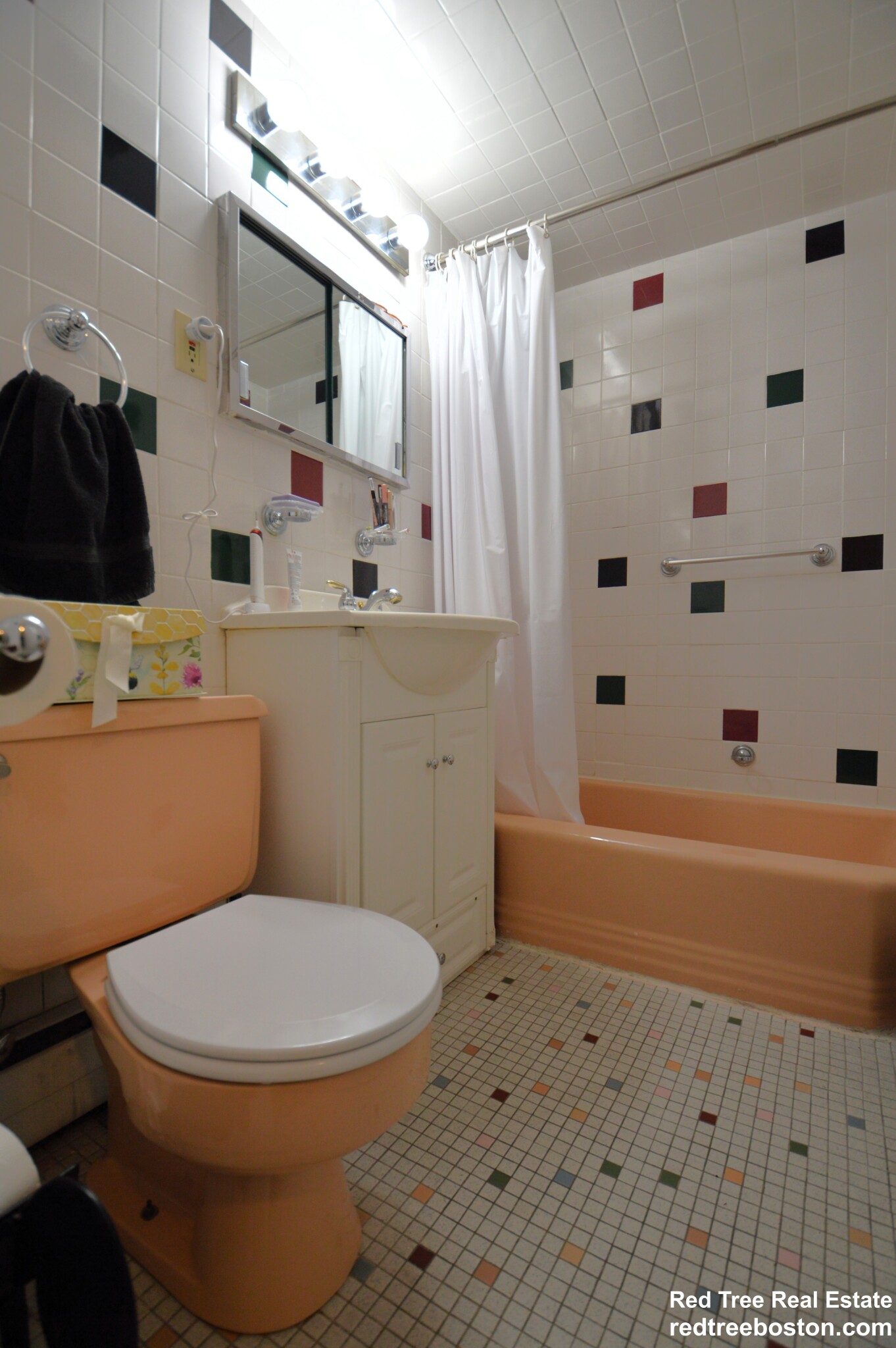 50 Green St, North Brookline