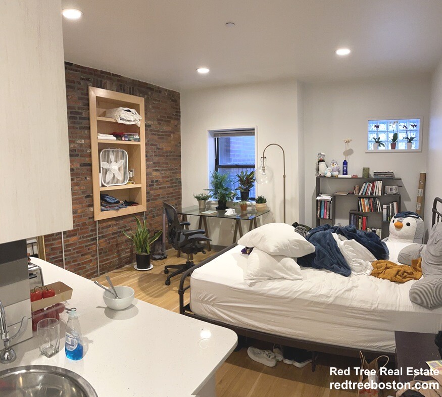 144 Bowdoin St, Dorchester