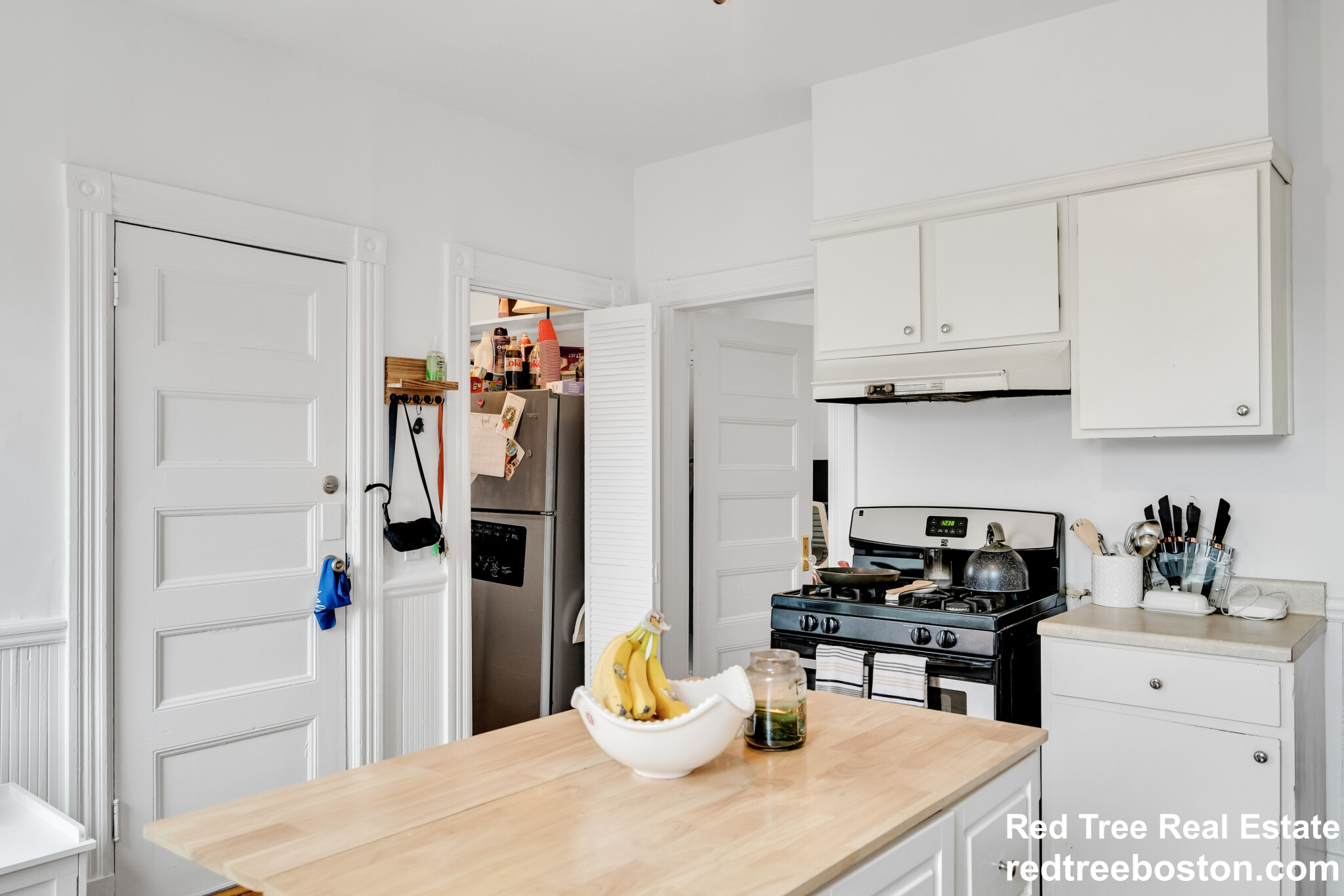 98 Cypress St, Emerson Gardens