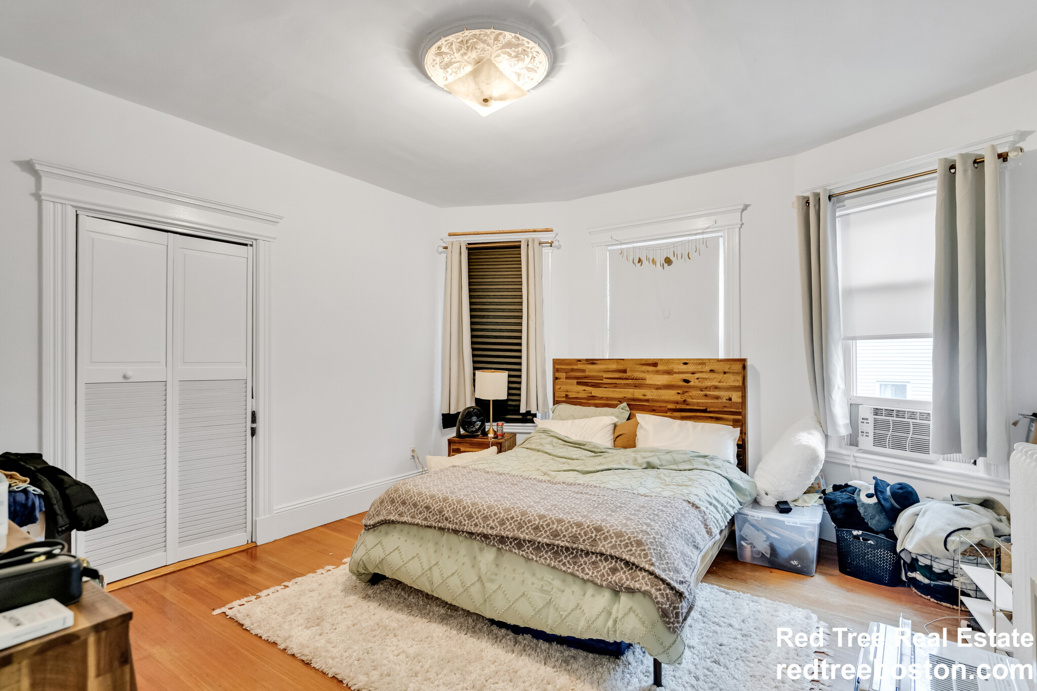 98 Cypress St, Emerson Gardens