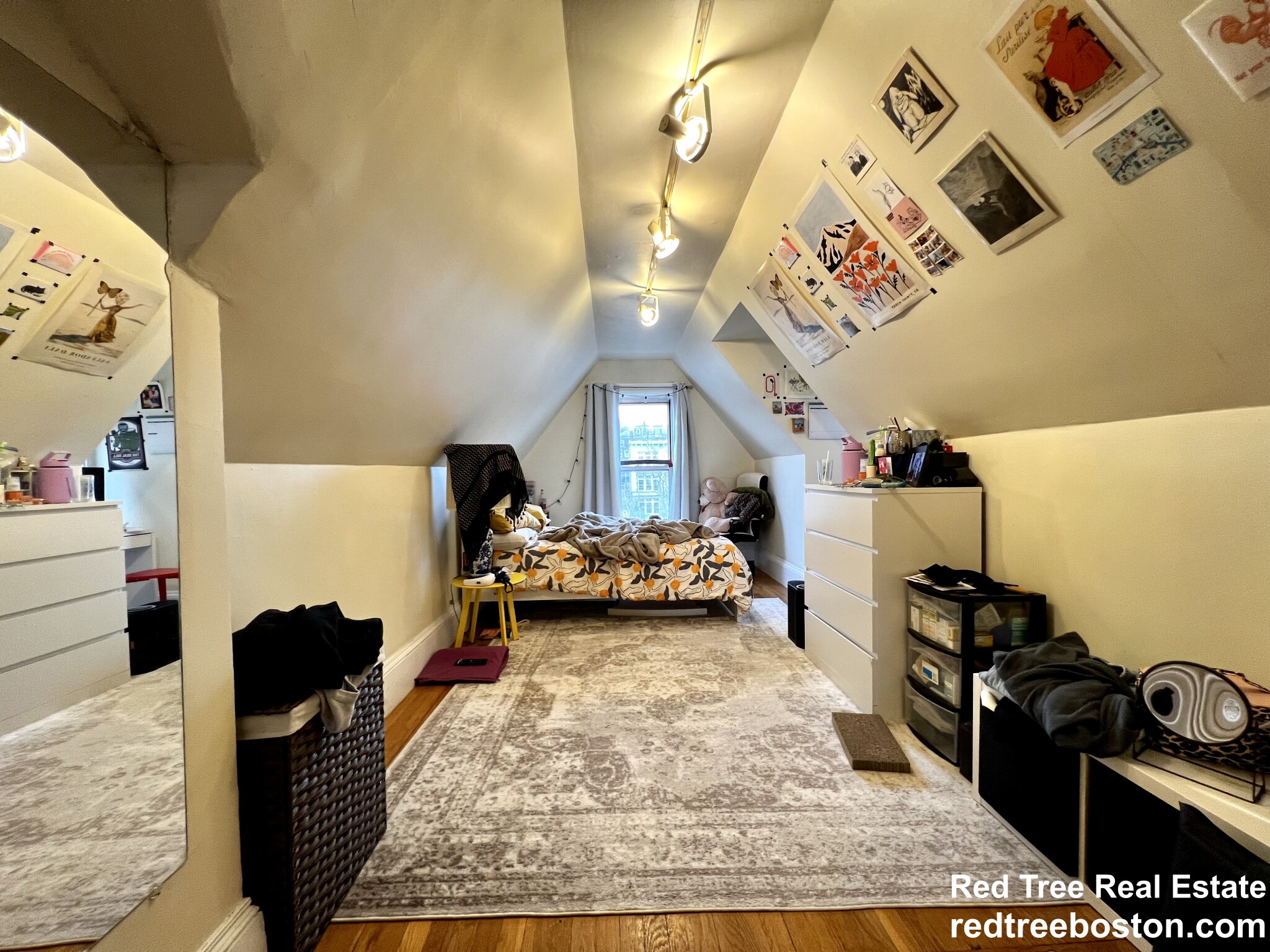 1678 Beacon St, Brookline