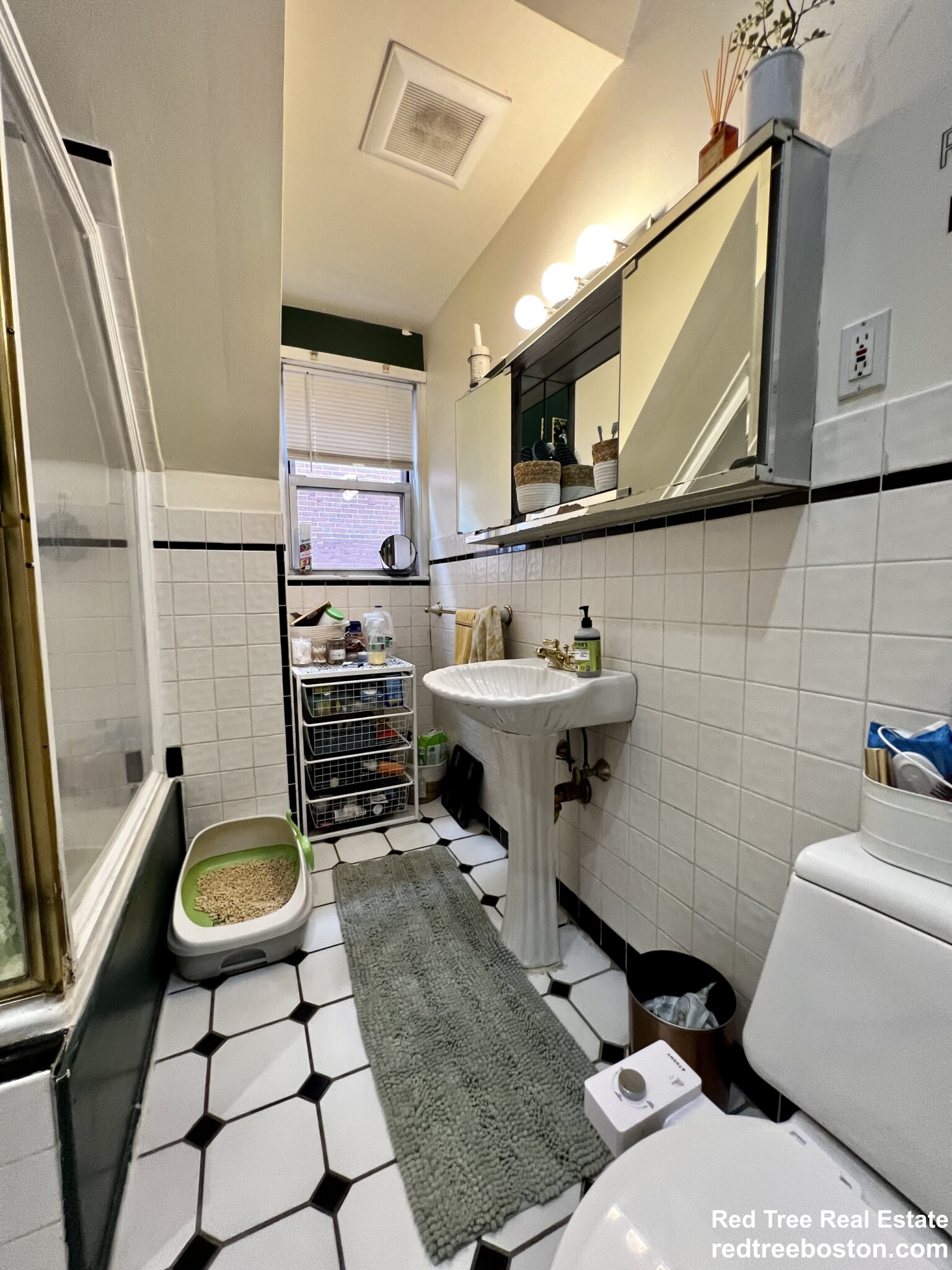 1678 Beacon St, Brookline