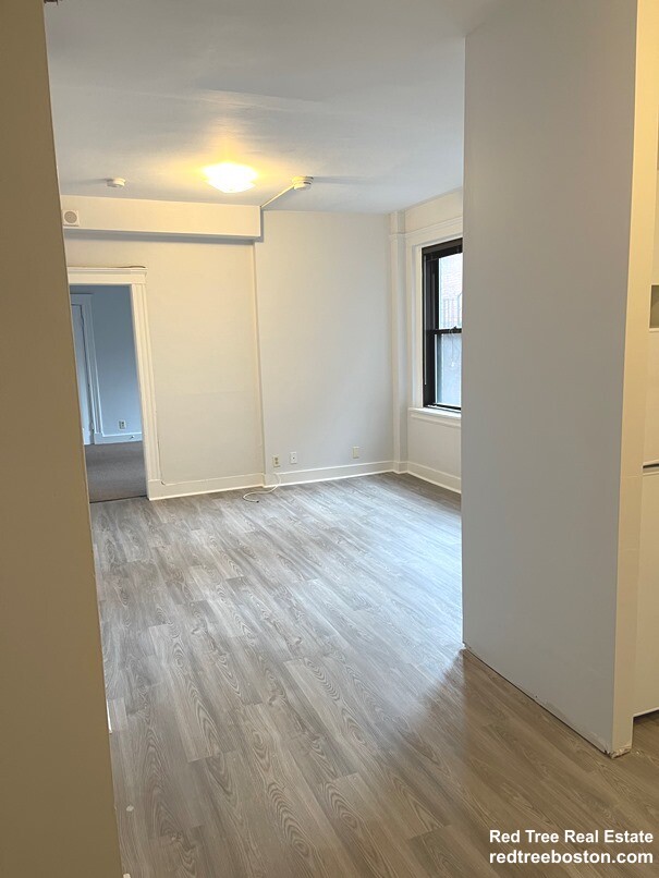 475 Commonwealth Ave, Fenway