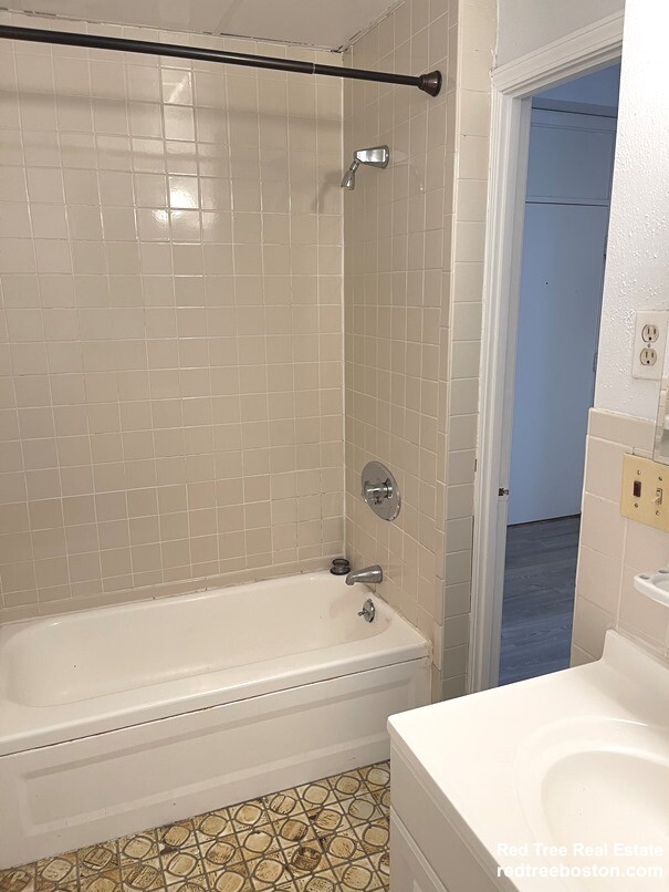 475 Commonwealth Ave, Fenway