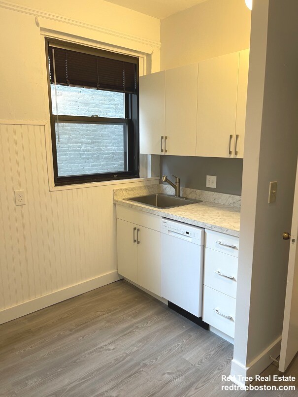 475 Commonwealth Ave, Fenway