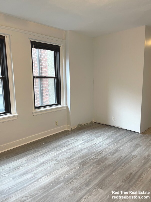 475 Commonwealth Ave, Fenway