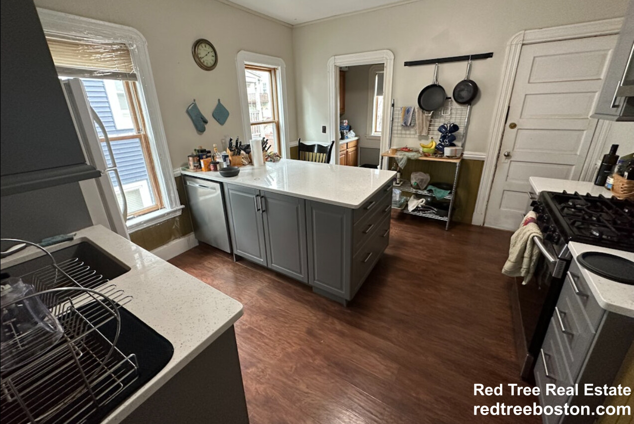 85 Lowden Ave, Davis Square