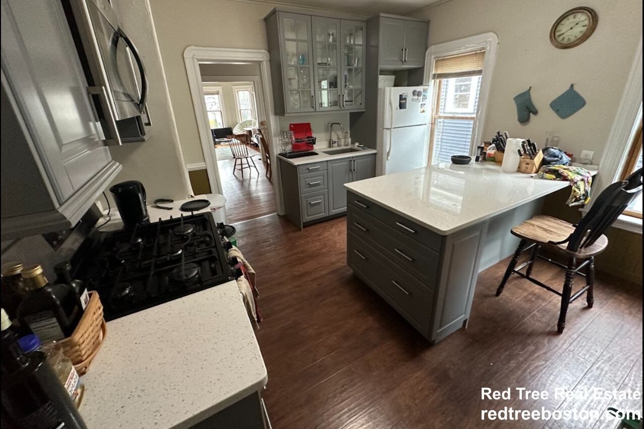 85 Lowden Ave, Davis Square