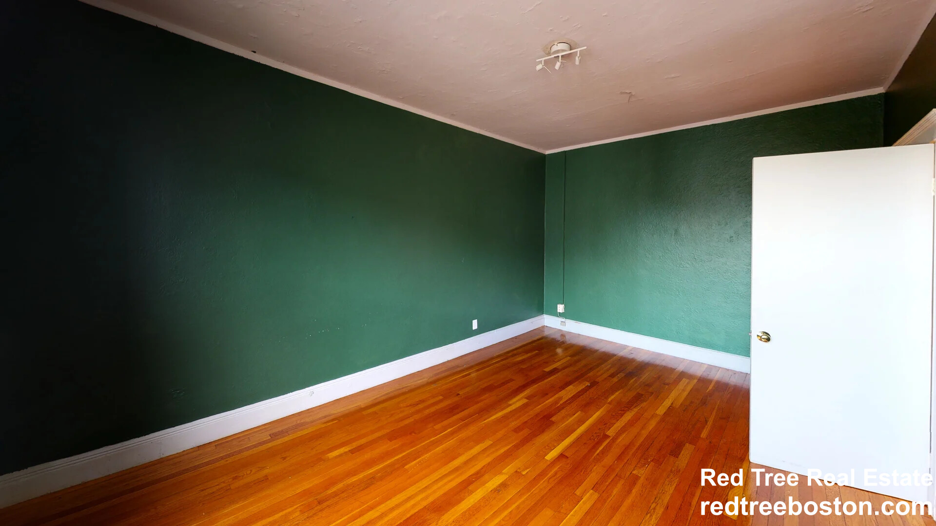 1810 Commonwealth Ave, Brighton