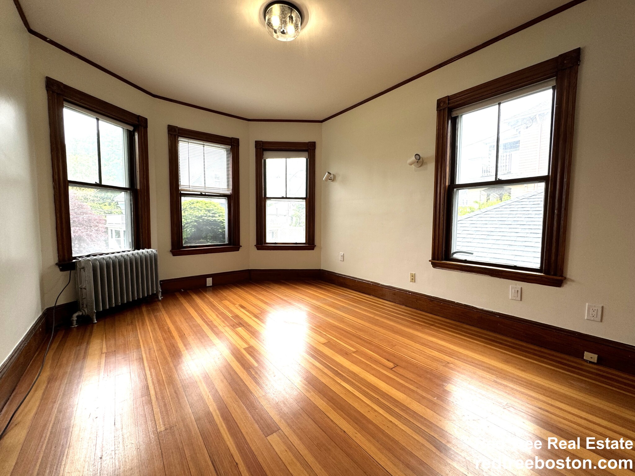 32 Bigelow St, Brighton