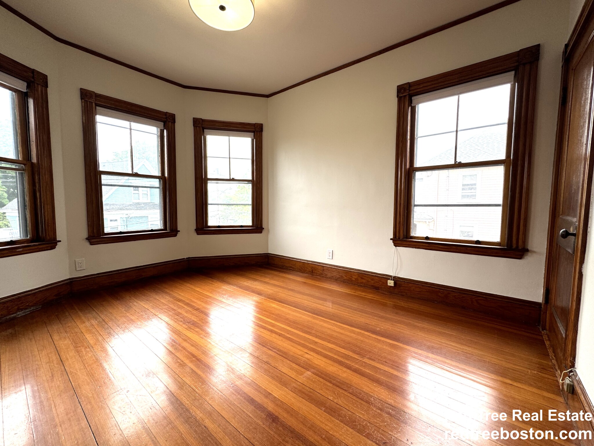 32 Bigelow St, Brighton