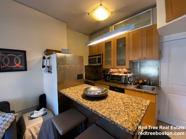 702 Massachusetts Ave, South End