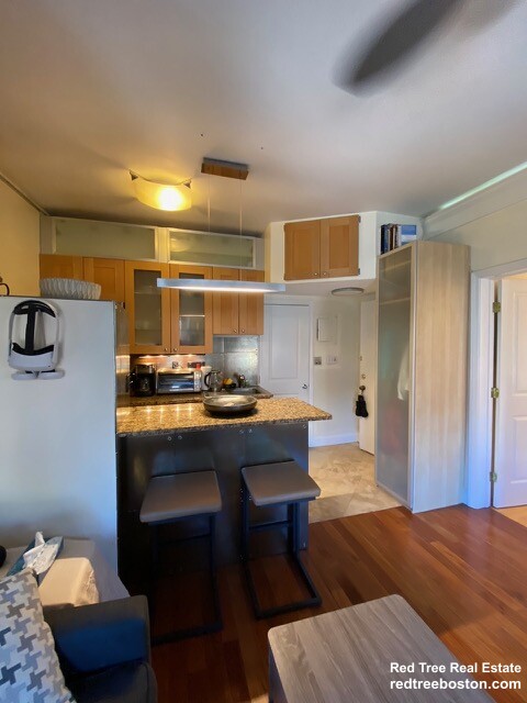 702 Massachusetts Ave, South End