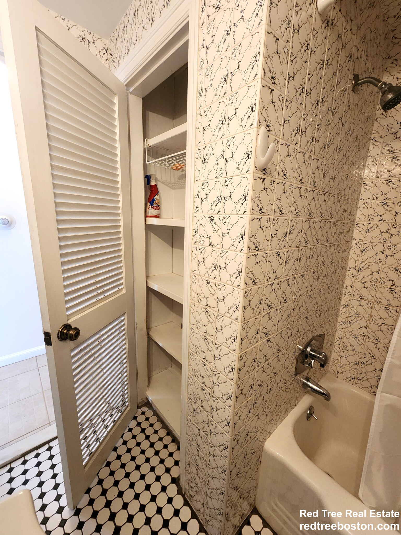 28 Baker St, Belmont