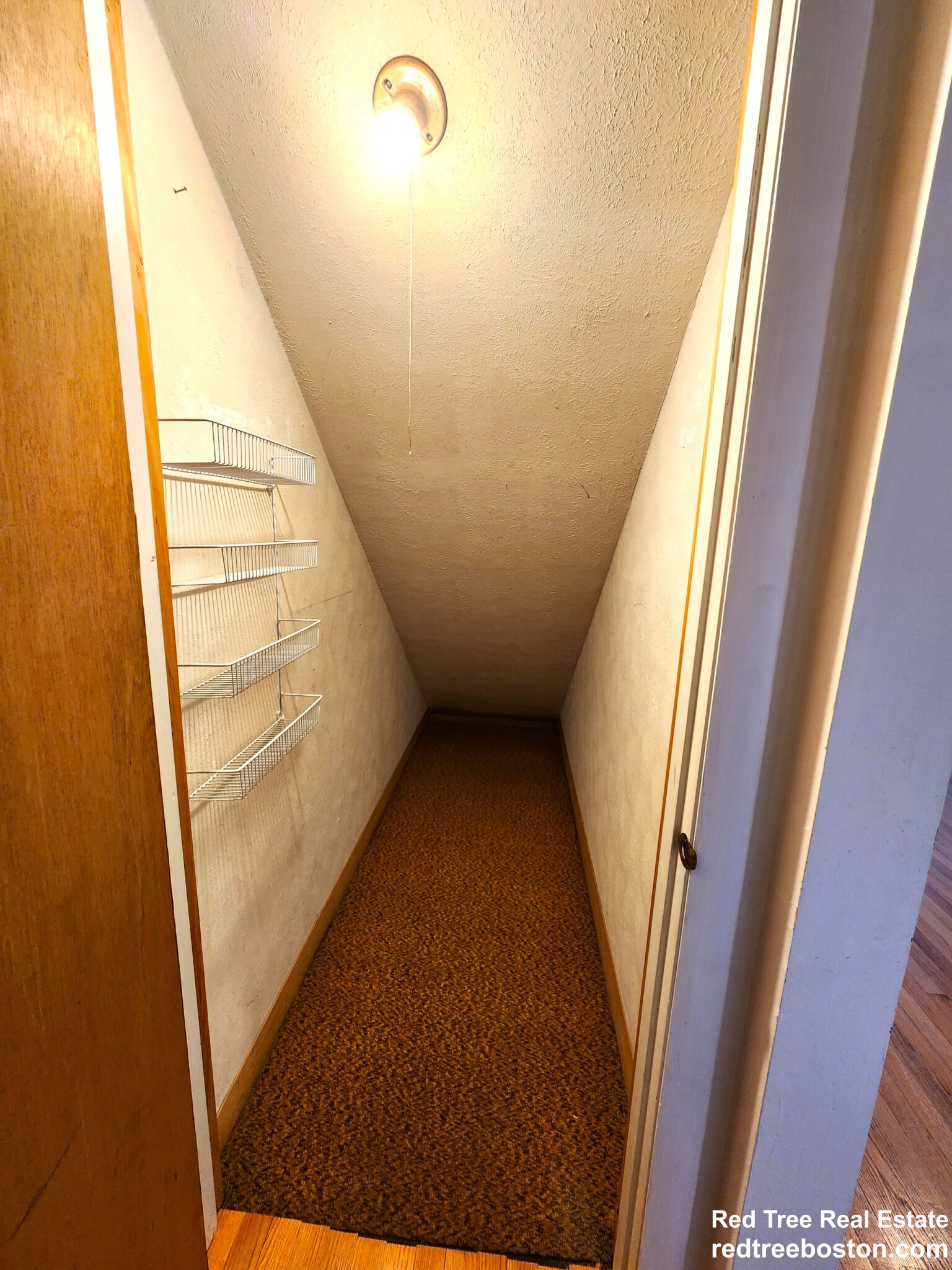 28 Baker St, Belmont