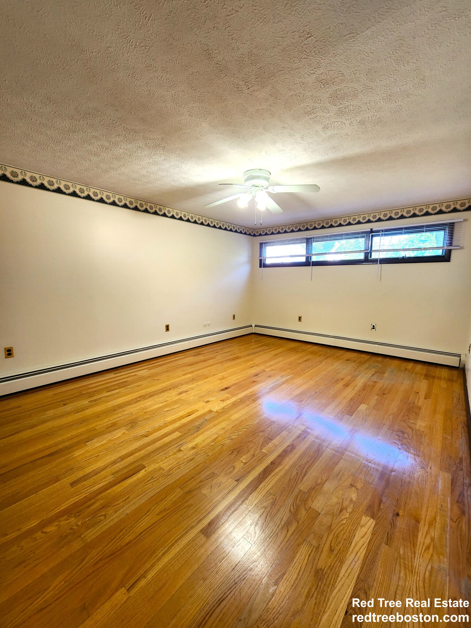 28 Baker St, Belmont