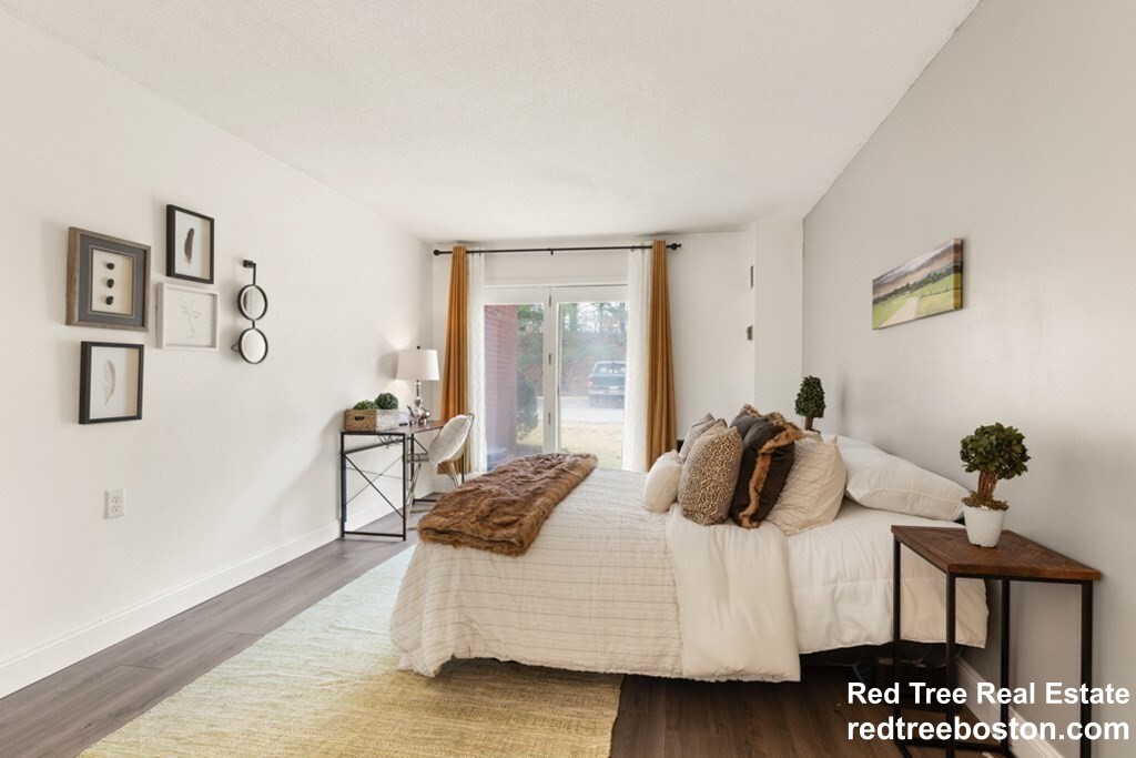 4975 Washington St, West Roxbury