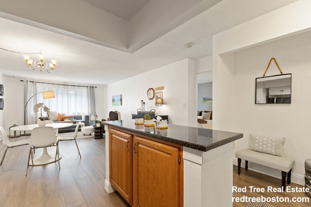 4975 Washington St, West Roxbury