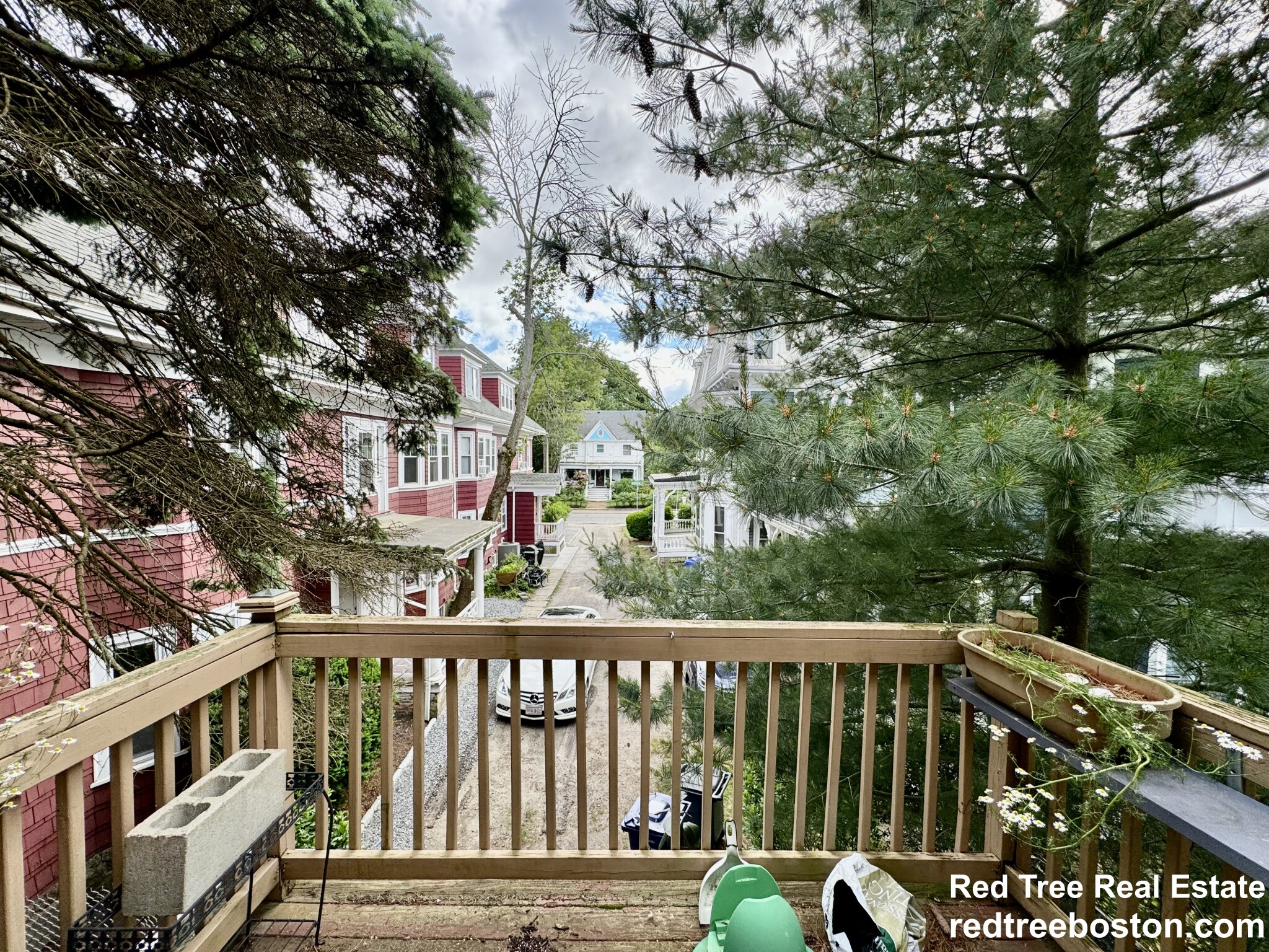 5 Regent Circle, Jamaica Plain