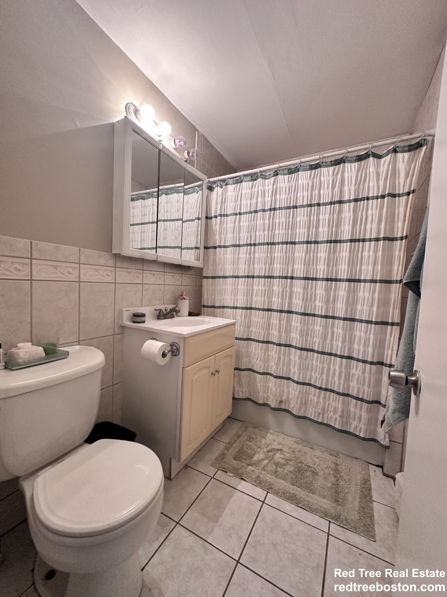 1722 Commonwealth Ave, Brighton