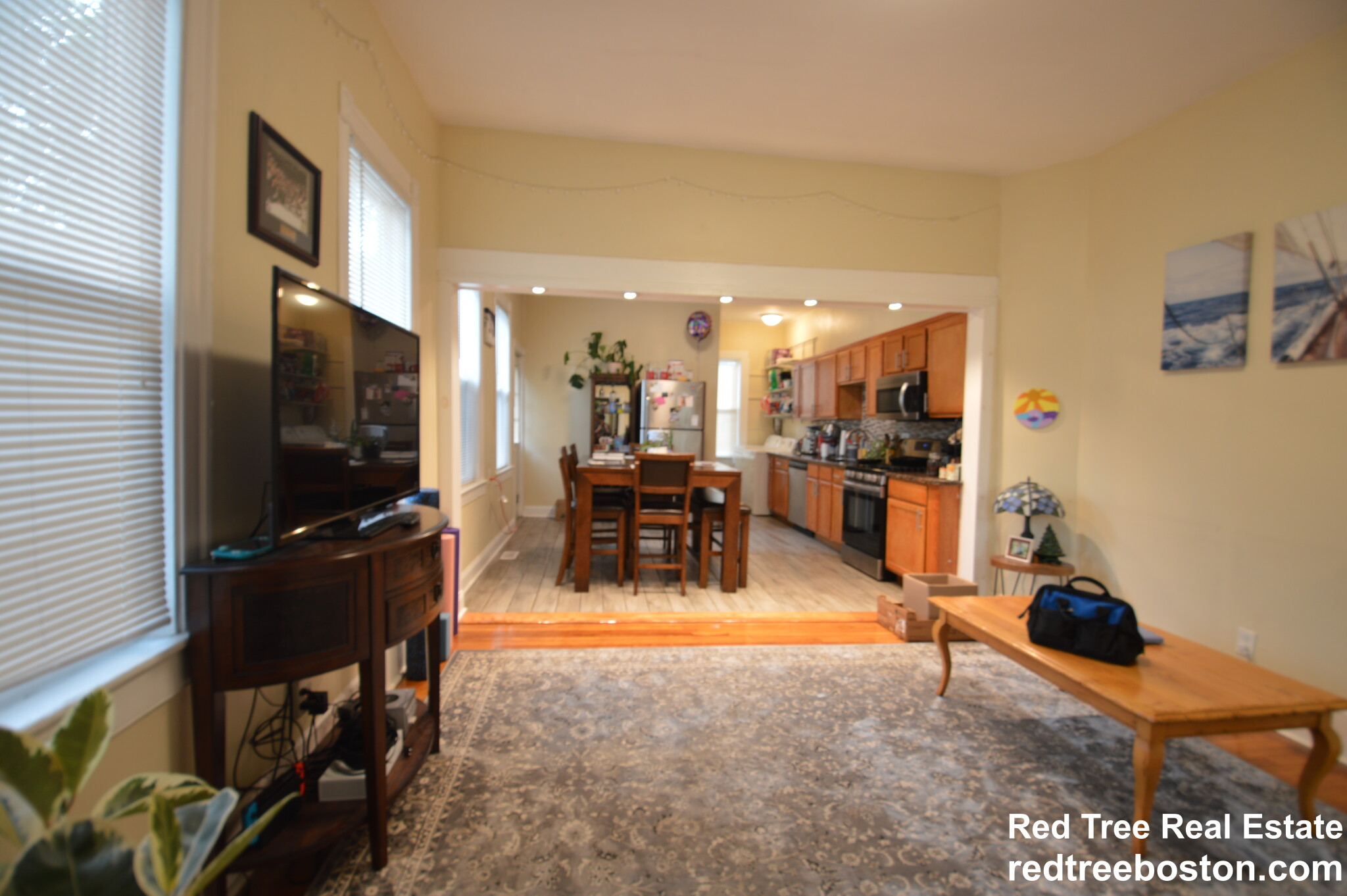 9 Fuller St, South Side