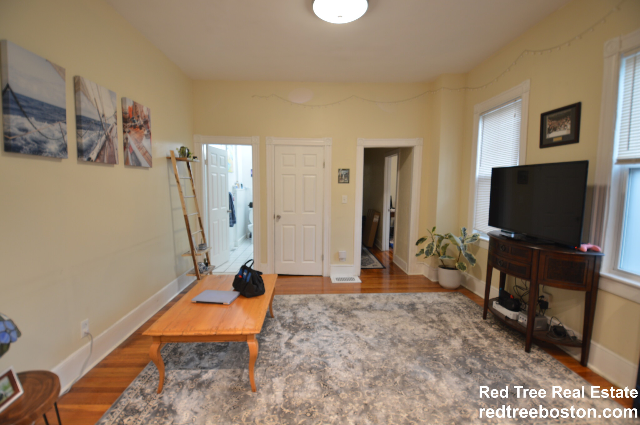 9 Fuller St, South Side