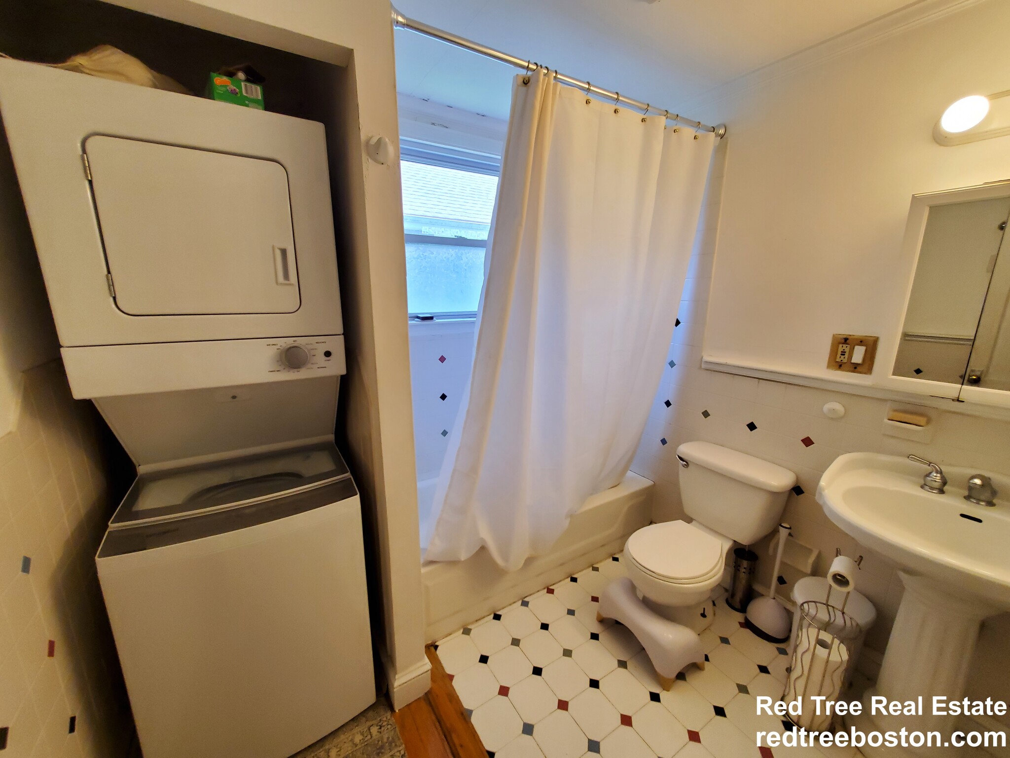 530 Weld St, West Roxbury