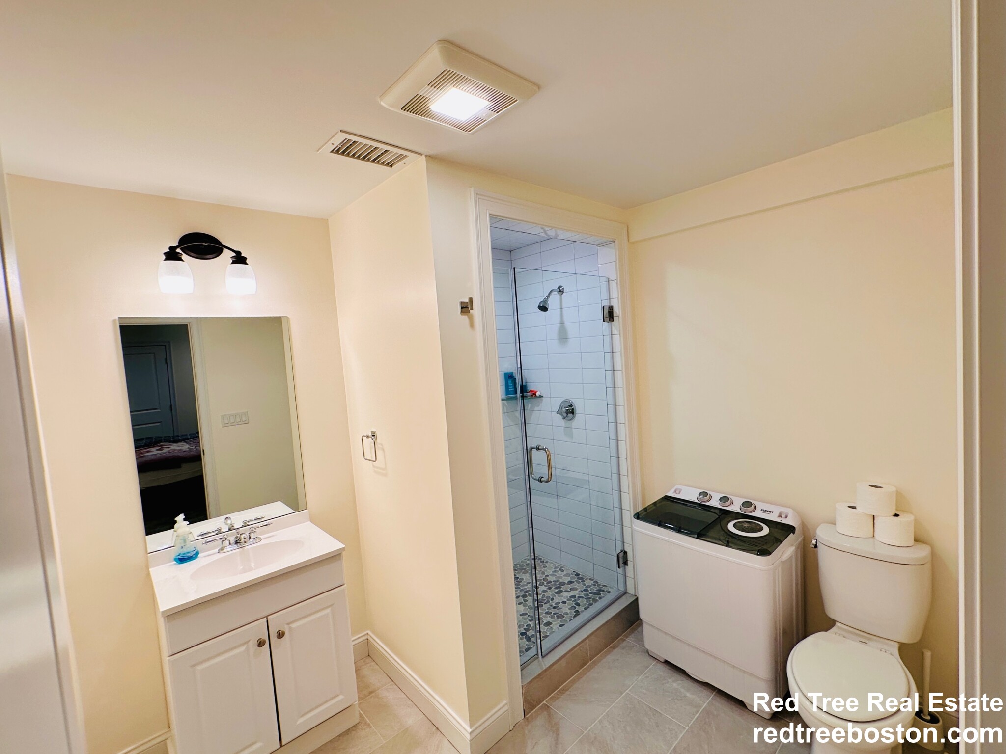 18 Senator Bolling Circle, Dorchester